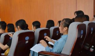 长亭外古道边芳草天 长亭外古道边芳草天