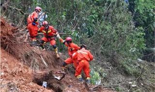 MU5735家属带走泥土 MU5735家属带走泥土